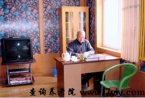 北京市长陵镇敬老院书报室