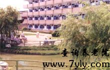 上海市宝山镇敬老院大楼外景