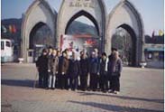 上海市闵行区华漕敬老院老人们一起出游