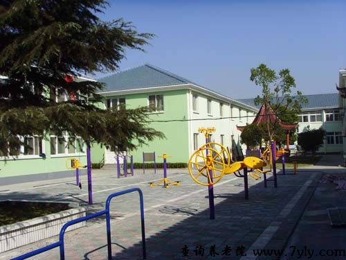 上海市南汇区下沙敬老院室外健身设施