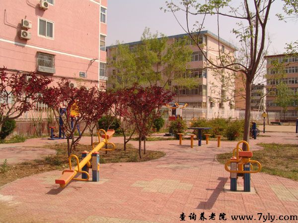 北京平谷老年公寓室外健身园